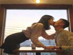 要么孤独 你可以独当一面饮枪饮