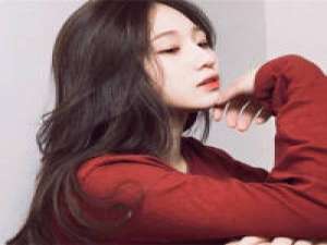 不敢轻举妄动 怕把你烦跑 我以为我能装作不听不