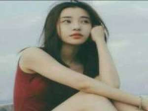 而我已经分不清你是友情还是错过的爱情 我懂苦衷，理解难处尊