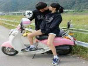 情侣  闺蜜 “时间不会让你忘了他