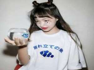 无人问津的渡口总是开满野花 就像我爱你却... 梦里梦见她梦他，醒了