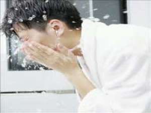 一辈子不长 不要在让你不快乐的 人和事上... A people o