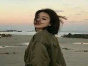 “愿意等你回家吃饭的人就算等到饭菜都凉了... 岁月漫长 要心地善良