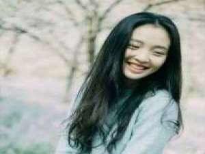 走在熟悉的街道上，怀