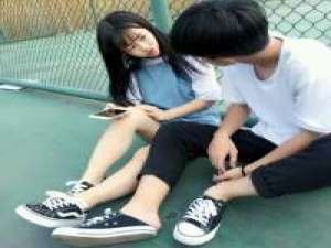 “我想不出来第一次看见你的时候 你穿的... 我不是达芬奇看不懂蒙