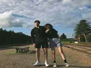 年少的年华，描绘出凄