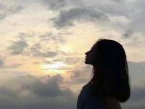 怎么去拥有一道彩虹，怎么去拥有一夏天的... 你若安好，便是晴天。