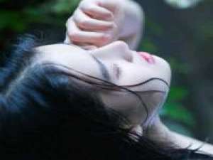 飞蛾扑火，是种堕落；