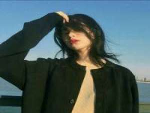 ?  信什么不好你偏要信爱情    你... 彼岸旳花开在繁华中寂