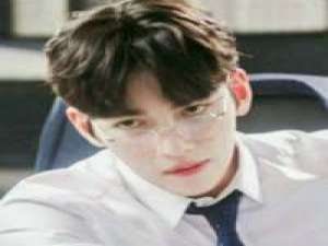 道理都懂但是就像鱼活在水里也死在水里 你是我看一眼一辈子心