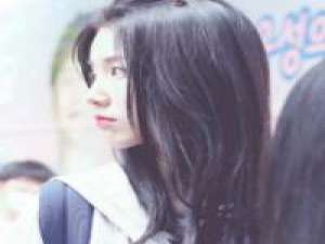 你不要用眼电我，因为