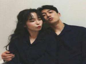 我不知道爱情是什么但除了钱 我只想要你 三月桃花，两人一马，