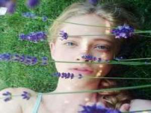 脾气很犟，嘴巴很硬，