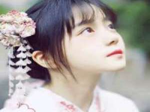 在万马齐喑的回忆里 在众人绵长的呼吸间 ... 云落泪了风会吹干它风