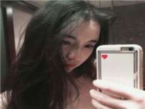 白茶清欢无别事 没有显赫的背景，只有