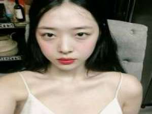 给我一点看得见的在乎 你宠溺的微笑不再属于