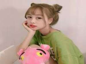 你那么爱笑却还是抵不过内心的四处荒芜 一生落魄，最爱自己。