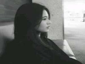 可为何还要痴痴的等，原本这缘分不成。 爱的那么汹涌，到头来