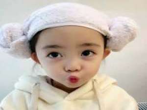 别的小朋友都回家了你什么时候来接我啊 戴上眼镜仰望，一下子