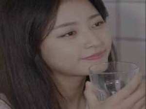 只记花开不记年 曲终人散 、看不透。