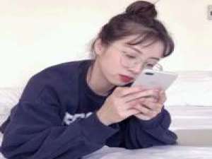 一段关系里如果总是在勉强就挺没意思的 笑是最真实的伪装 泪