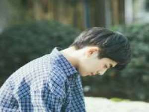 三个字:宋威龙. 一天想你八百次，次次