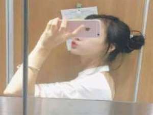 风决定要走云怎么挽留 躲在漆黑的街角，把最