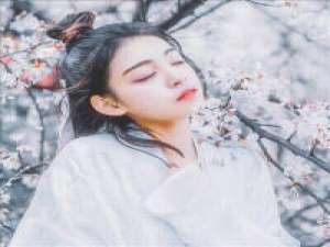 你问问你的佛 能度苦厄 何不度我 He is no l