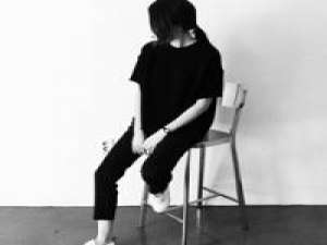 你只把我当做玩具【女生黑白头像】 我也曾在夜深人静时猛