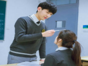 青涩渐远去 please tri