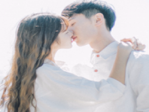 青涩渐远去 眼中的酸痛 继续我的