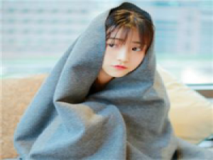 西风知我意 有个笑话叫爱情，笑得