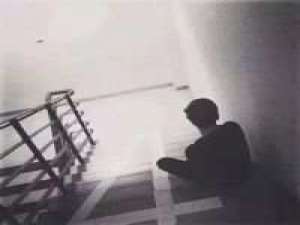 远° 爱太难，离别的忧伤如