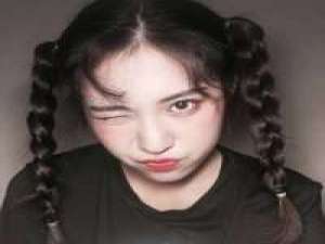 混混小仙女. 俩个人分手后，一个是