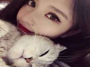 “有些人不仅占据了脑海，还占满了内存卡。 我没有离开你。是你丢