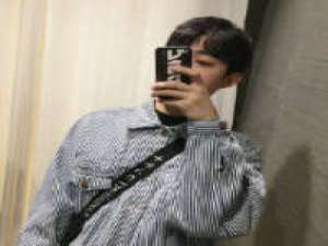 七友与猫 你身边那么多人，我怎