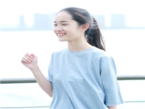 天气冷的，真想一把抱住你。 两个互相喜欢的人还在