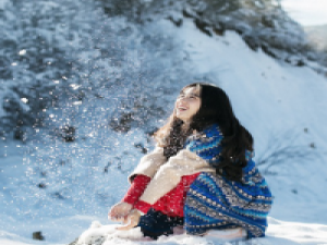 相似的人只适合玩闹 互补的人才适合终老 心动只要一瞬间，心碎