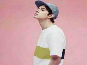 叶髯 寂寞的悲伤，写满了我