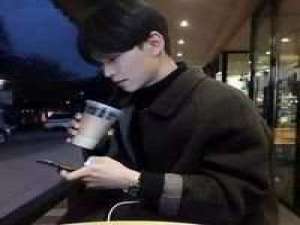 风凉了。 我甚至连他的一张照片