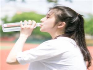 苏清： 爱是扯下面子一路仁至义尽 在孤单的夜色中真的很