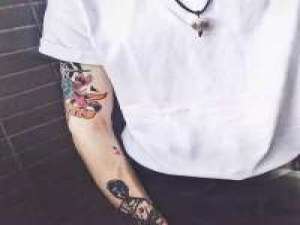 你要的男头。 和前任同班了，和现任