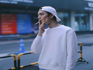 声张 完整的人格應該是所有