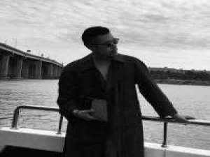 你还爱吗。 缘聚缘散缘如水，背负