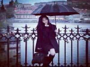 她有多娇媚我有多怕黑 活着不是靠泪水博得同