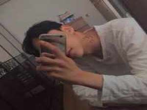 如果可以我拿余生来赌你. 任何家伙看到你都会马