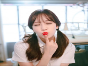 泪颜、 我们的距离到这刚刚好