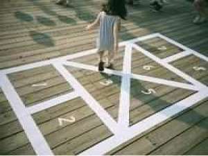 咎由自取. 女孩子 心狠点 傲气