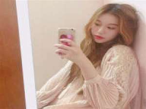 终归一句人在尘埃 不要太在乎一个人，越