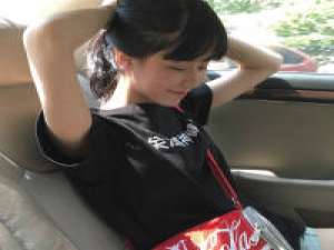 喜欢海也相信爱. 一个人的感情完全受着